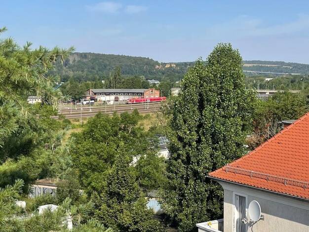 Wohnung zur Miete 408 € 3 Zimmer 68,1 m² 4. Geschoss frei ab sofort Berliner Straße 60 Innenstadt Gera 07545