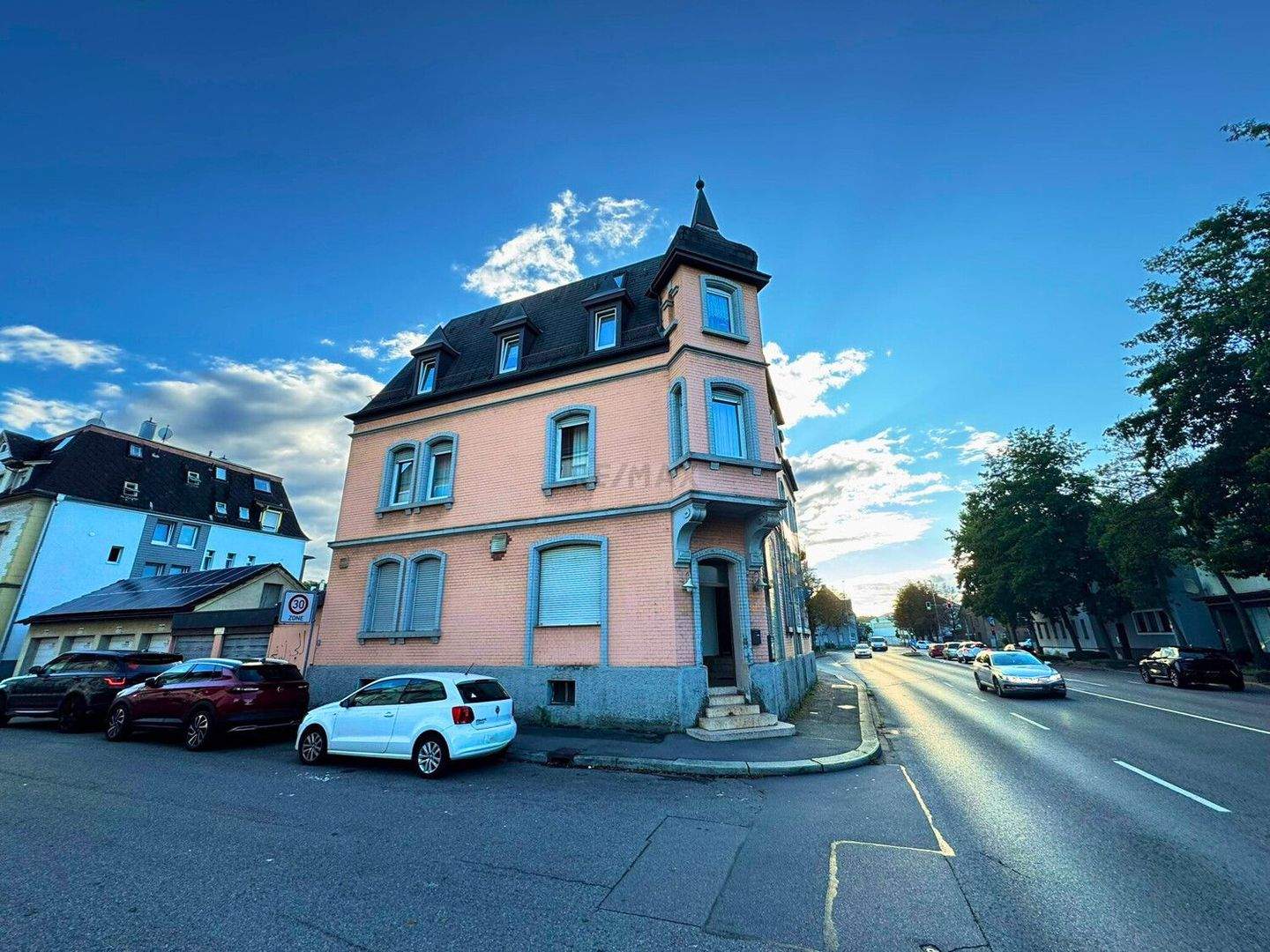 Immobilie in Göppingen - Mehrfamilienhaus mit Gaststätte, 6 Einheiten und Wertsteigerungschance !!! - Bild 0