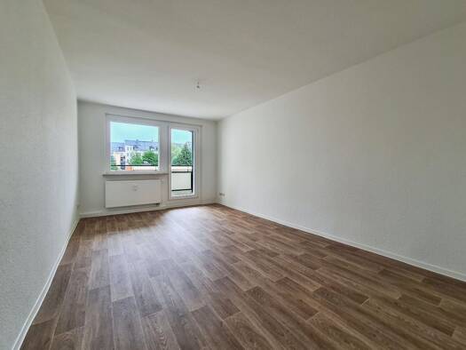 Wohnung zur Miete 300 € 3 Zimmer 60,5 m² 4. Geschoss Zietenstraße 92 Sonnenberg Sonnenberg 09130