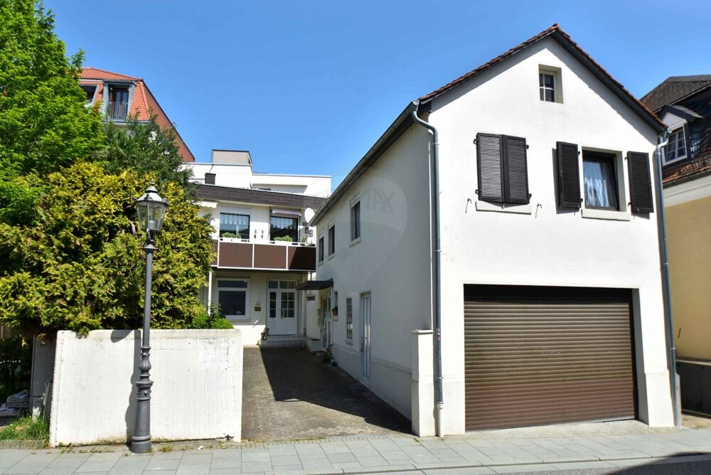 Mehrfamilienhaus zum Kauf 710.000 € 9 Zimmer 231 m²<br/>Wohnfläche 268 m²<br/>Grundstück Wahlbezirk 12 Bad Homburg vor der Höhe 61348