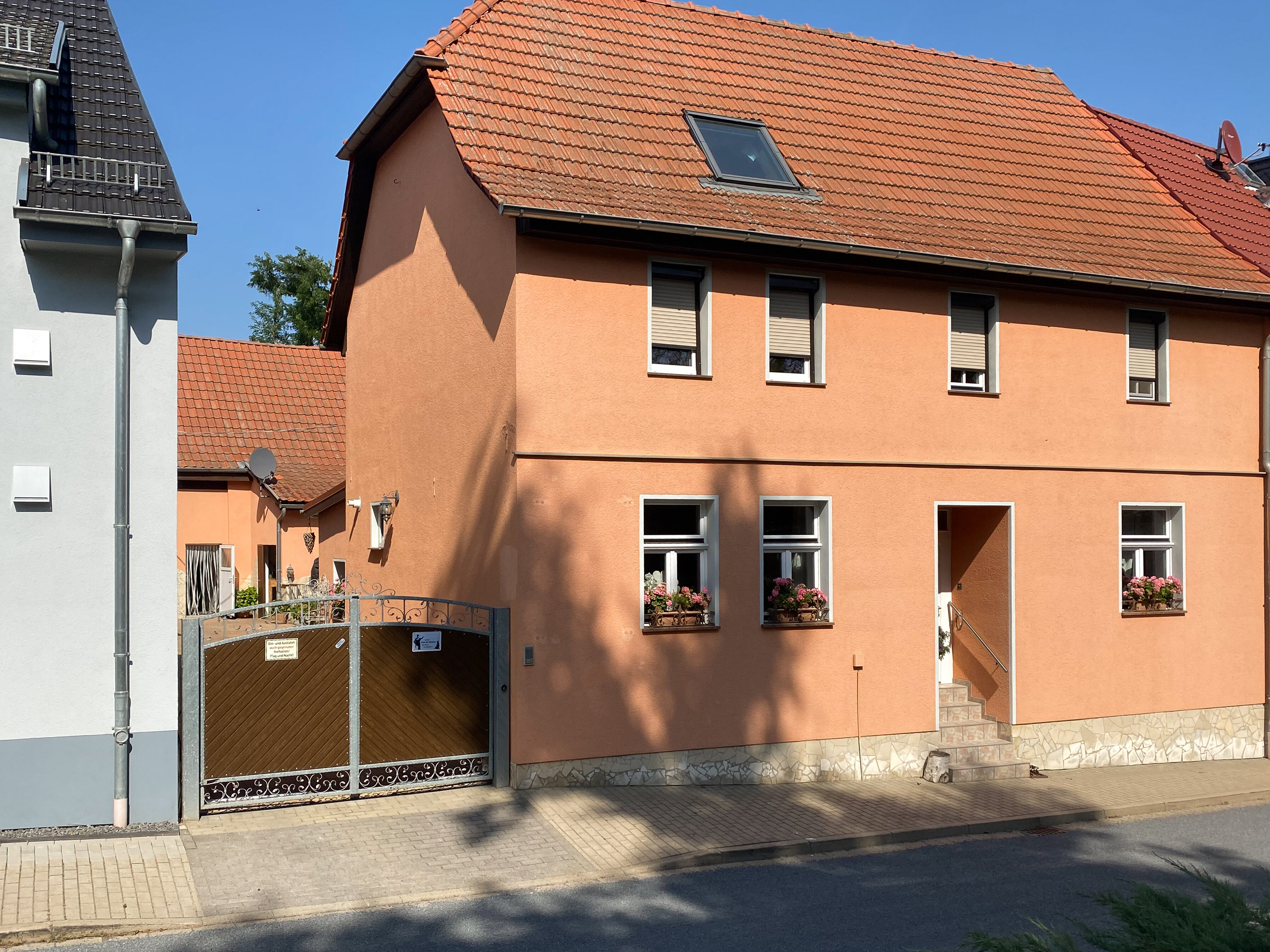 Einfamilienhaus zum Kauf provisionsfrei 300.000 € 6 Zimmer 120 m²<br/>Wohnfläche 768 m²<br/>Grundstück Willerstedt Willerstedt 99510