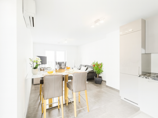 Studio zur Miete 1.290 € 2 Zimmer 53 m² EG frei ab sofort Preungesheim Frankfurt am Main 60435