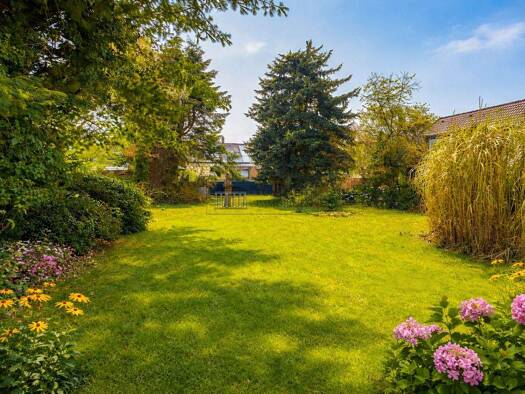 Haus zum Kauf 694.999 € 9 Zimmer 158 m² 900 m² Grundstück Blankenburg Berlin 13129