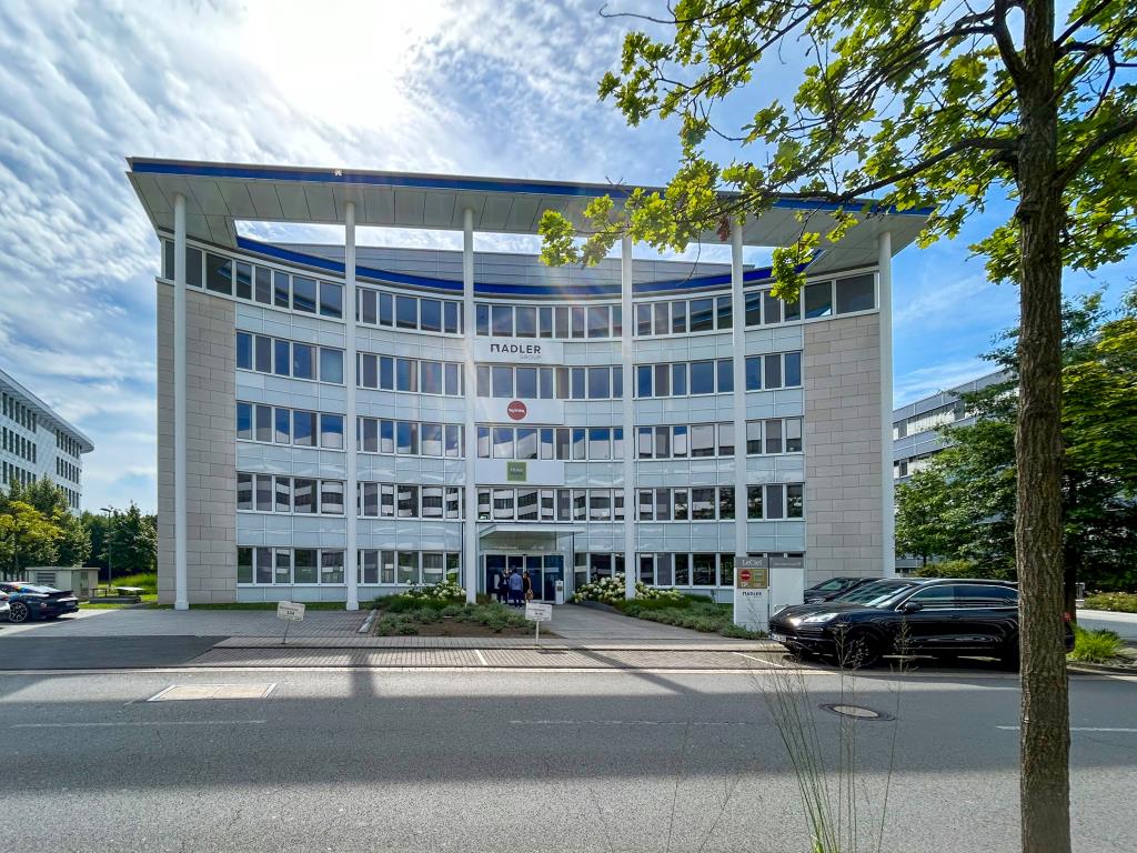 Büro-/Praxisfläche zur Miete 11.594 € 682,6 m²<br/>Bürofläche Peter-Müller-Straße 18 Unterrath Düsseldorf 40468