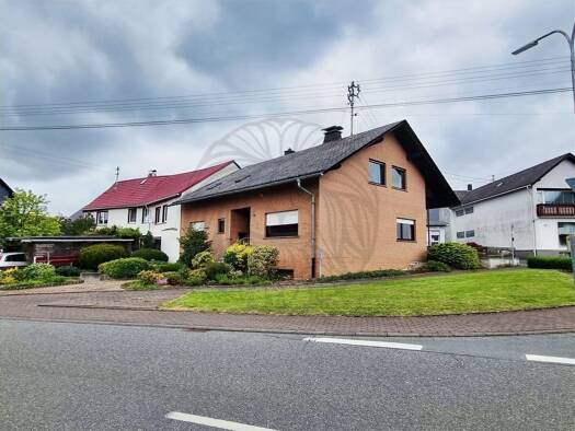 Doppelhaushälfte zum Kauf 225.000 € 4 Zimmer 120 m² 395 m² Grundstück Elsoff Elsoff (Westerwald) 56479