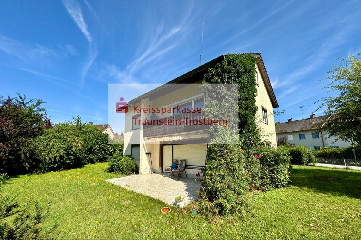 Mehrfamilienhaus zum Kauf 545.000 € 8 Zimmer 180 m²<br/>Wohnfläche 820 m²<br/>Grundstück Traunreut Traunreut 83301