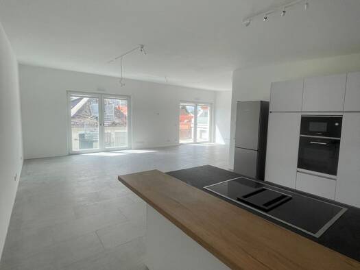 Wohnung zur Miete 2.247 € 4 Zimmer 149 m² 3. Geschoss frei ab sofort Hauptstraße 27 Eschborn Eschborn 65760