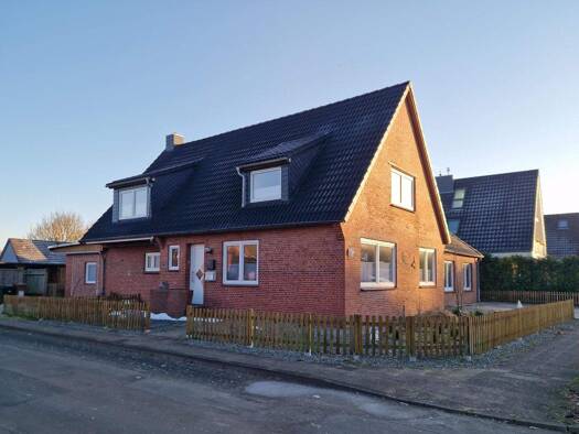 Einfamilienhaus zum Kauf 385.000 € 9 Zimmer 200 m² 521 m² Grundstück Husum 25813