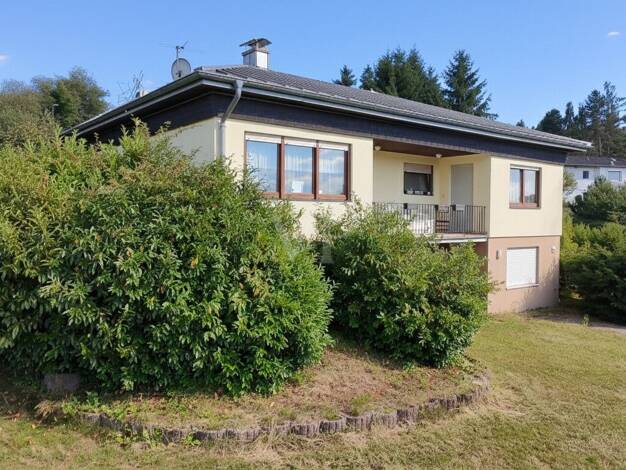 Einfamilienhaus zum Kauf 299.000 € 6 Zimmer 208 m² 1.371 m² Grundstück frei ab sofort Idar-Oberstein / Göttschied 55743