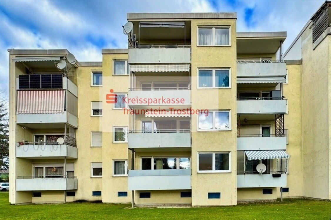 Wohnung zum Kauf 179.500 € 3,5 Zimmer 86,2 m²<br/>Wohnfläche 1.<br/>Geschoss Traunreut Traunreut 83301