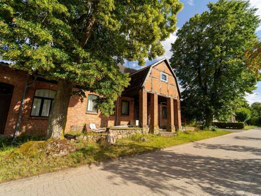 Haus zum Kauf 99.000 € 10 Zimmer 284 m² 600 m² Grundstück Cantnitz Feldberger Seenlandschaft 17258