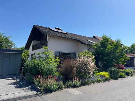 Einfamilienhaus zum Kauf provisionsfrei 469.000 € 10 Zimmer 220 m² 752 m² Grundstück frei ab sofort Großenlüder Großenlüder 36137