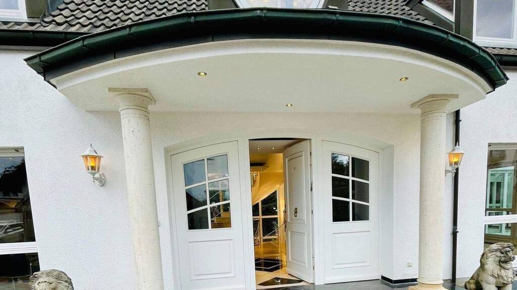 Willkommen in Ihrem neuen Zuhause - traumhafte Villa provisionsfrei