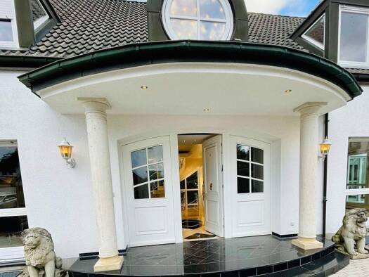Villa zum Kauf provisionsfrei 1.085.000 € 10 Zimmer 458 m² 865 m² Grundstück frei ab sofort Weiherhaus Südliche Außenstadt 90455