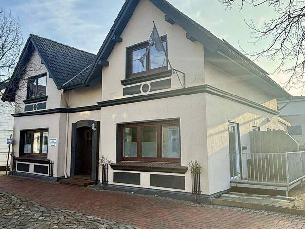Mehrfamilienhaus zum Kauf provisionsfrei 590.000 € 8 Zimmer 174 m² 525 m² Grundstück Hafenstr. 17 Büsum 25761