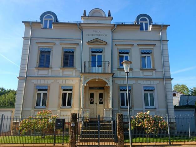 Villa zum Kauf 1.500.000 € 12 Zimmer 360 m² 1.025 m² Grundstück Radebeul 01445