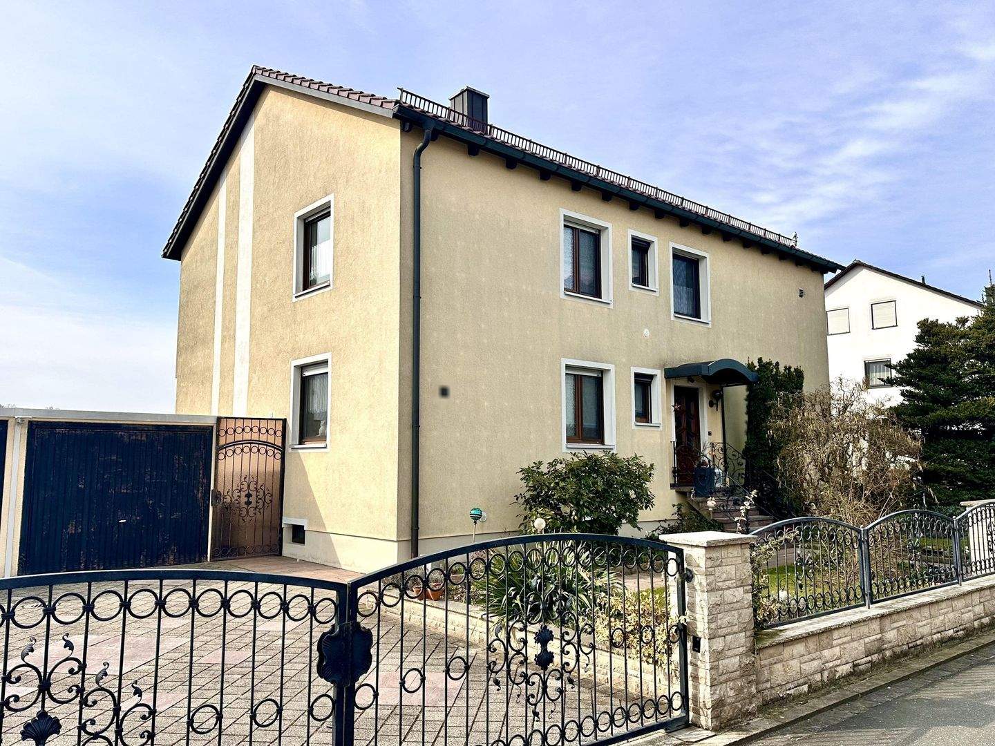 Immobilie in Kümmersbruck - Viel Platz für alles was glücklich macht - Landleben inklusive! Gepflegtes ZFH in Kümmersbruck/ Moos - Bild 3