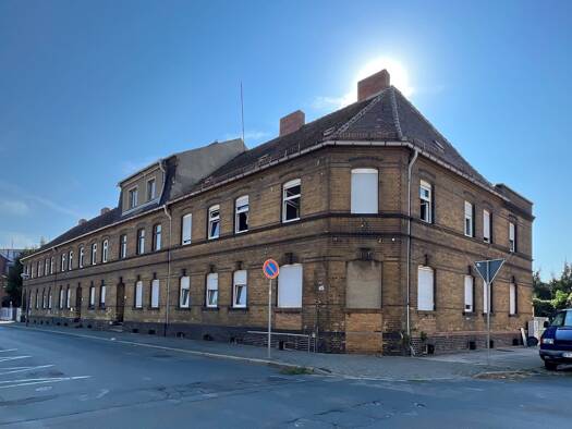 Mehrfamilienhaus zum Kauf provisionsfrei als Kapitalanlage geeignet 150.000 € 713,7 m² 1.189 m² Grundstück Röhrenstraße 41-45 Bitterfeld Bitterfeld-Wolfen 06749