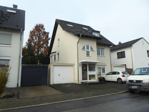 Mehrfamilienhaus zum Kauf als Kapitalanlage geeignet 780.000 € 9 Zimmer 205 m² 272 m² Grundstück Immigrath Langenfeld (Rheinland) 40764
