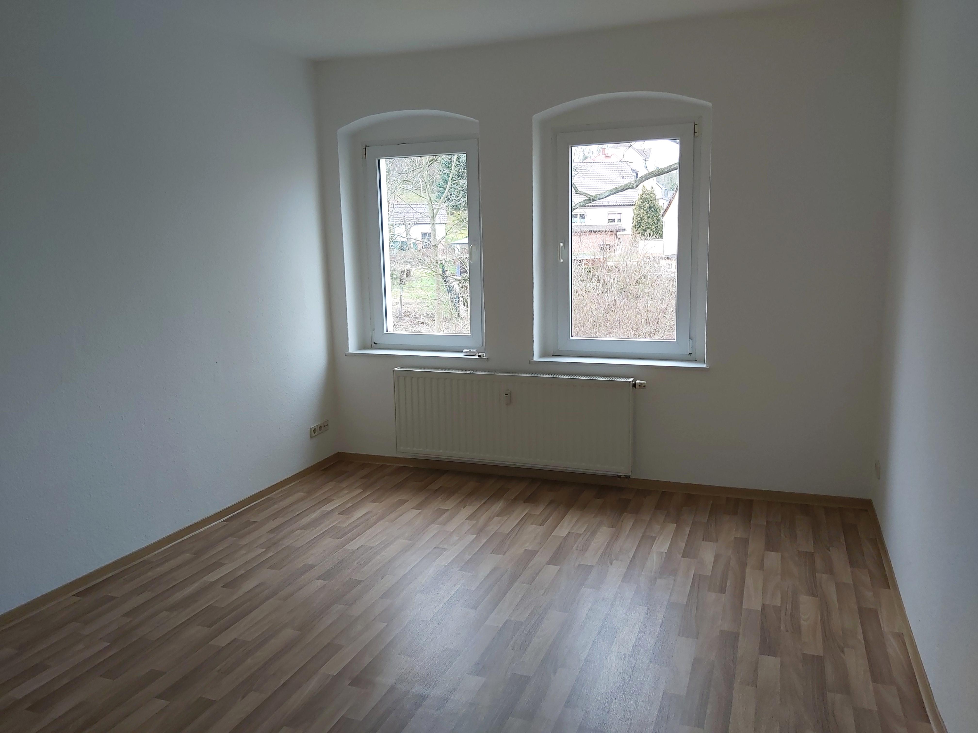 Wohnung zur Miete 270 € 2 Zimmer 52 m²<br/>Wohnfläche EG<br/>Geschoss ab sofort<br/>Verfügbarkeit Döbeln Döbeln 04720