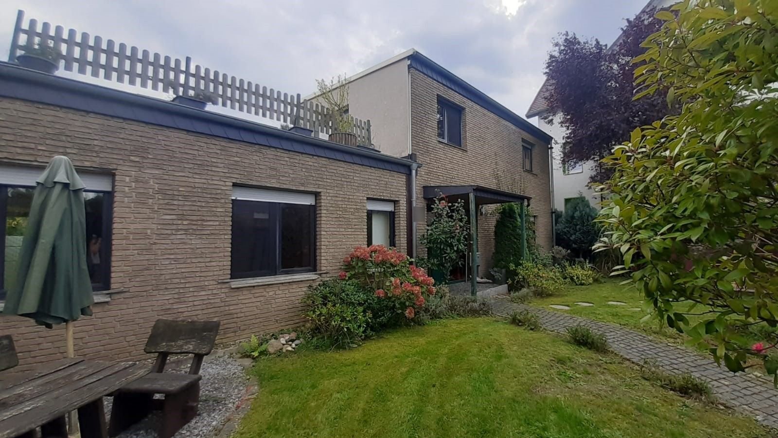 Einfamilienhaus zum Kauf 374.500 € 4 Zimmer 133,6 m²<br/>Wohnfläche 309 m²<br/>Grundstück Heeper Fichten Bielefeld 33607