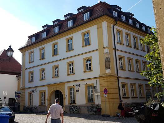 Wohnung zur Miete 760 € 2,5 Zimmer 60 m² Geschoss 3/5 frei ab sofort Volkach Volkach 97332