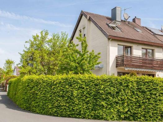 Doppelhaushälfte zum Kauf 585.000 € 6 Zimmer 145 m² 383 m² Grundstück Möhrendorf Möhrendorf 91096
