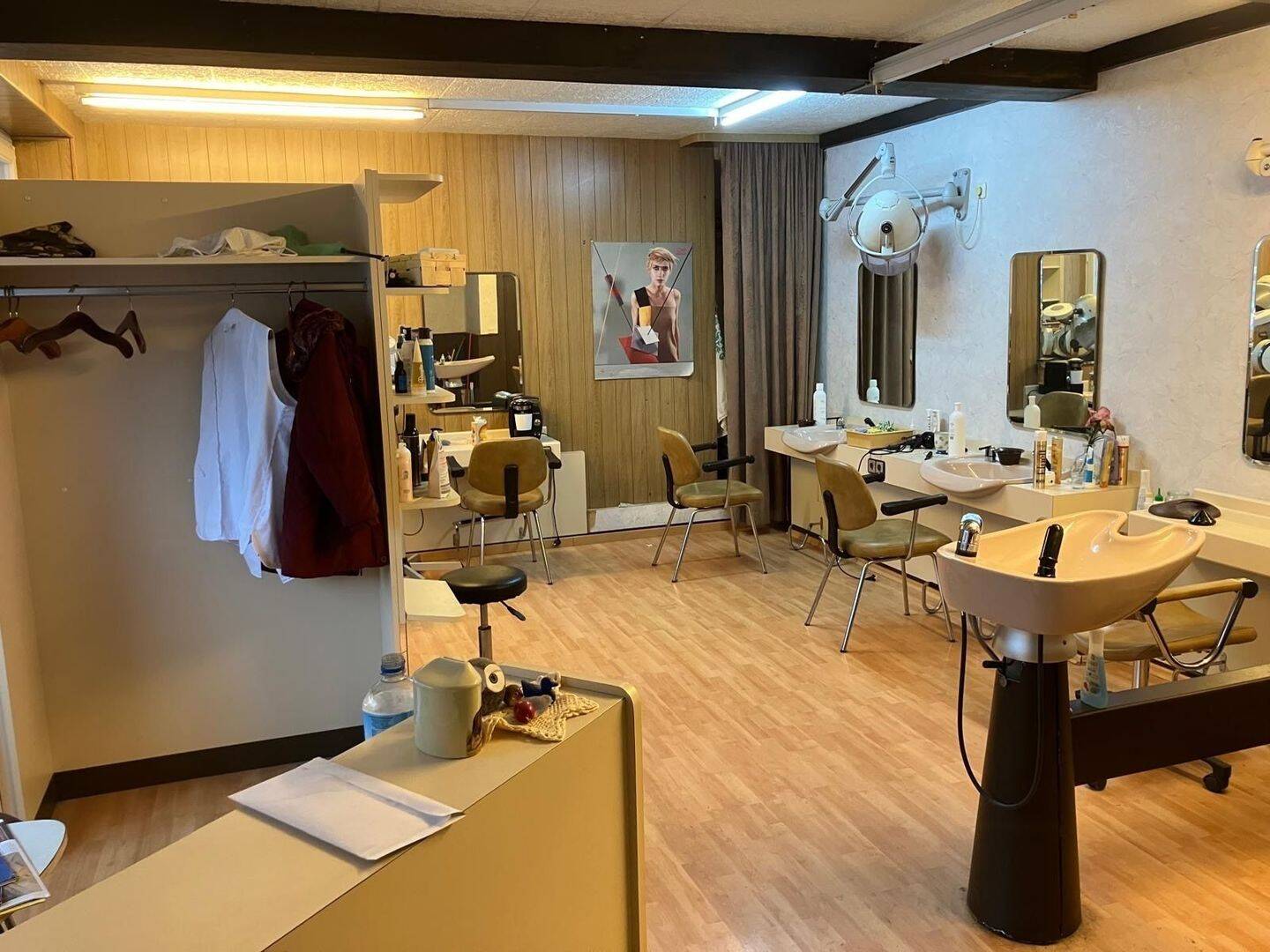 Immobilie in Wuppertal - Friseursalon - könnte zu Wohnraum umgenutzt werden. - Bild 0