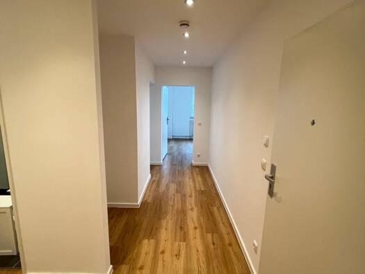 Wohnung zur Miete 987 € 3 Zimmer 75 m² 4 Geschosse frei ab sofort Eschborn Eschborn 65760