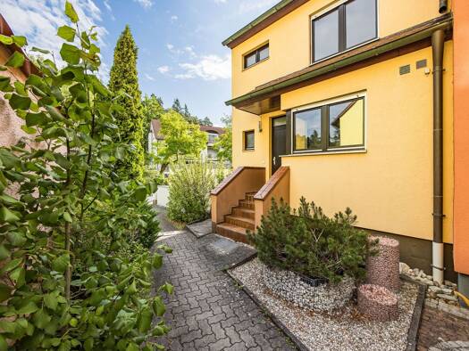 Reihenendhaus zum Kauf 475.000 € 4 Zimmer 127 m² 134 m² Grundstück Weiherhof Zirndorf 90513