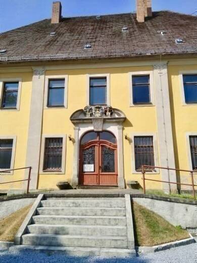 Schloss zum Kauf 990.000 € 20 Zimmer 485 m² 4.400 m² Grundstück frei ab sofort Spree Hähnichen 02923