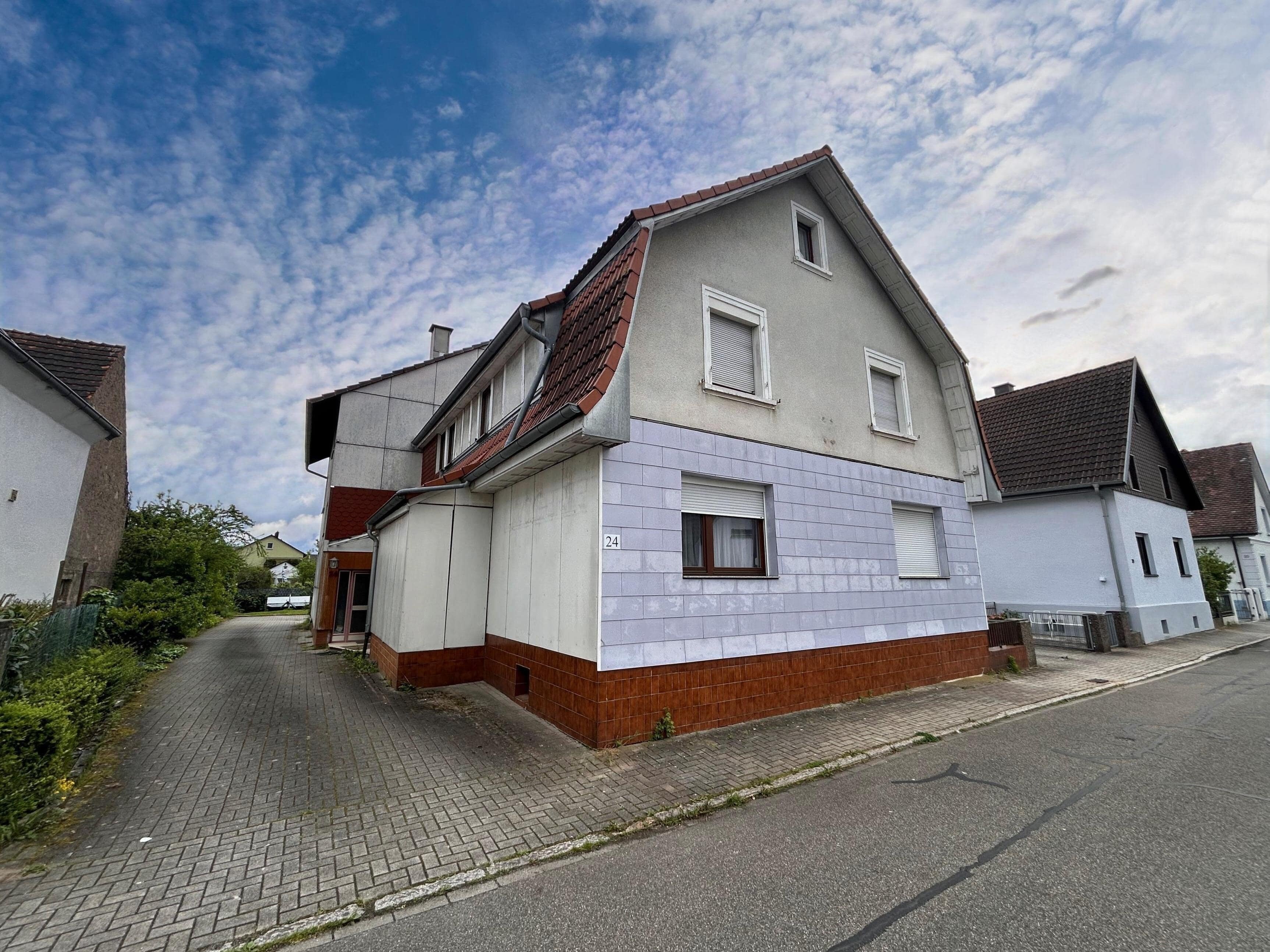 Mehrfamilienhaus zum Kauf 620.000 € 13 Zimmer 363 m²<br/>Wohnfläche 997 m²<br/>Grundstück Bietigheim 76467