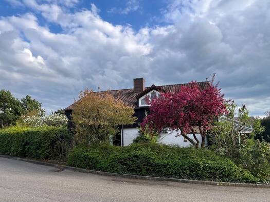 Doppelhaushälfte zum Kauf provisionsfrei 729.000 € 6,5 Zimmer 178 m² 333 m² Grundstück Lomersheim Mühlacker 75417