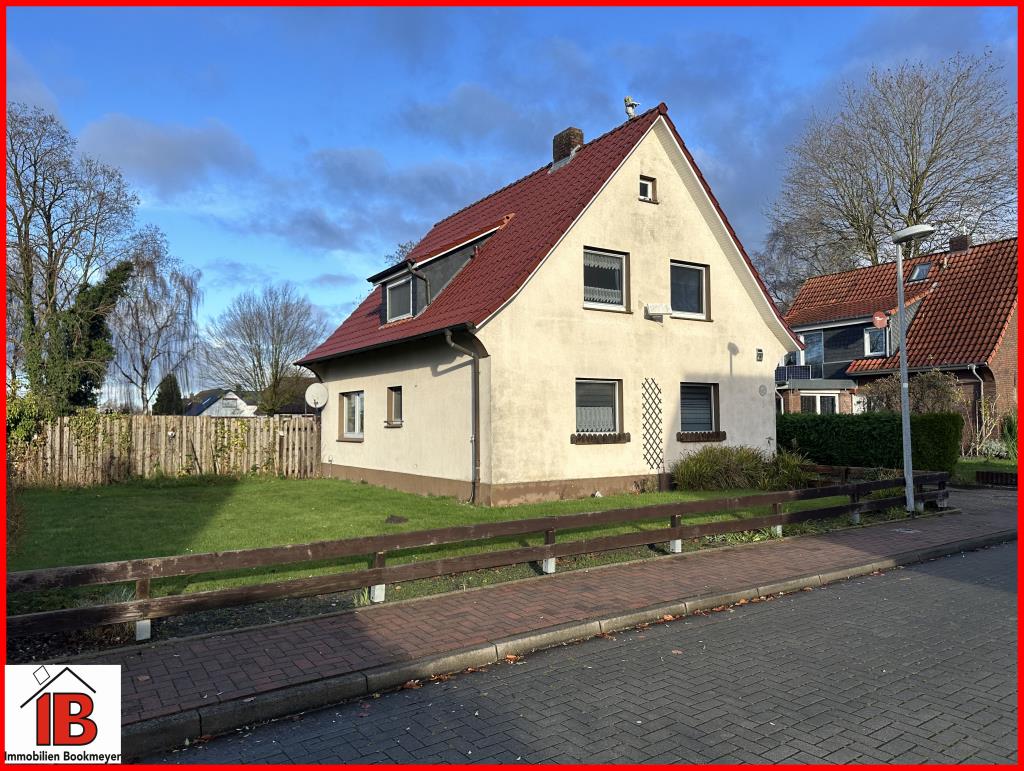 Einfamilienhaus zum Kauf 169.000 € 6 Zimmer 112,8 m²<br/>Wohnfläche 686 m²<br/>Grundstück ab sofort<br/>Verfügbarkeit Varel Varel 26316