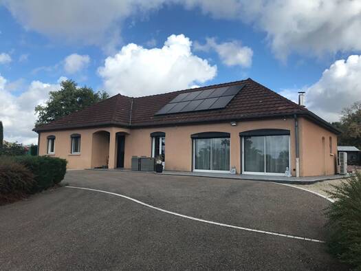 Haus zum Kauf 420.000 € 151 m² 2.750 m² Grundstück Saint-Yan 71600