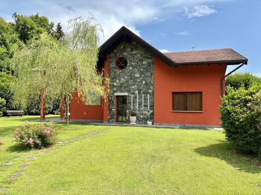 Einfamilienhaus zum Kauf 560.000 € 6 Zimmer 183 m² 1.300 m² Grundstück frei ab sofort Leggiuno