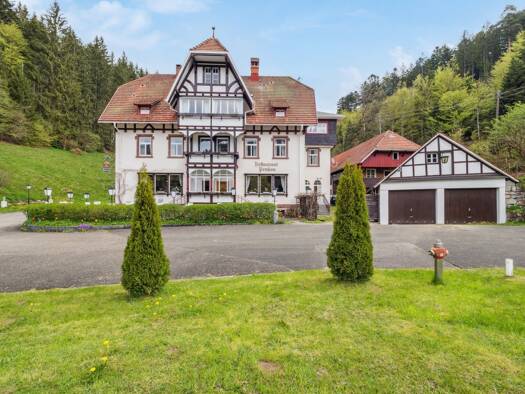 Haus zum Kauf 990.000 € 16 Zimmer 576 m² 5.066 m² Grundstück Bonndorf Bonndorf im Schwarzwald 79848
