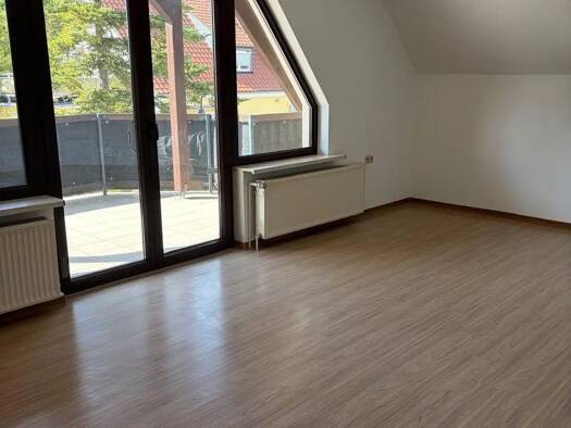 Wohnung zur Miete 650 € 3 Zimmer 125 m² Geschoss 1/2 frei ab sofort Neugattersleben Nienburg (Saale) 06429
