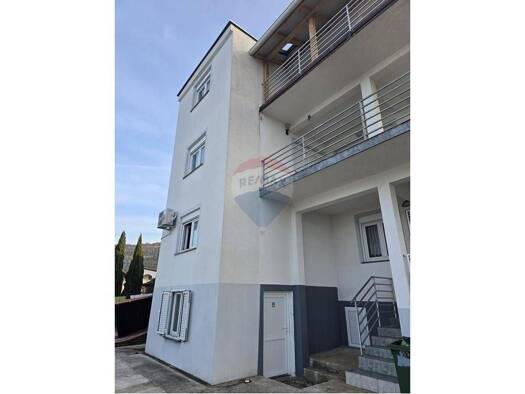 Haus zum Kauf 650.000 € 23 Zimmer 400 m² Obrovac