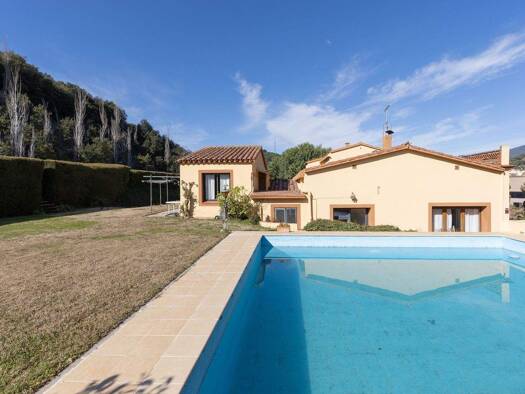 Einfamilienhaus zum Kauf provisionsfrei 925.000 € 10 Zimmer 22.457 m² Grundstück Arenys de Munt 08358