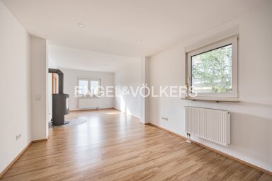 Einfamilienhaus zum Kauf 350.000 € 2,5 Zimmer 94 m² 340 m² Grundstück Holzheim Nürnberg 90453