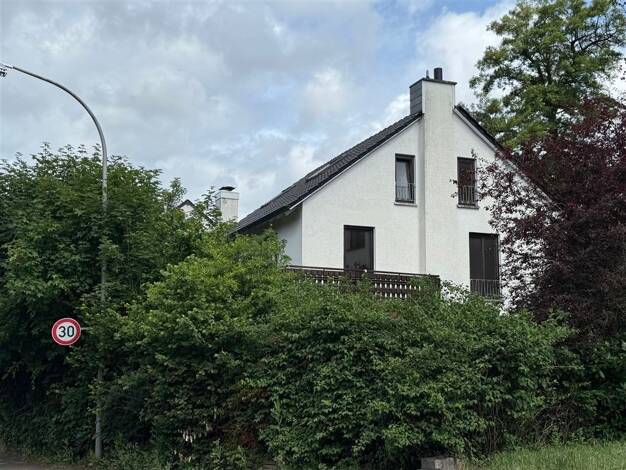 Einfamilienhaus zum Kauf 499.000 € 6 Zimmer 200 m² 706 m² Grundstück frei ab sofort Bellevue Saarbrücken 66117