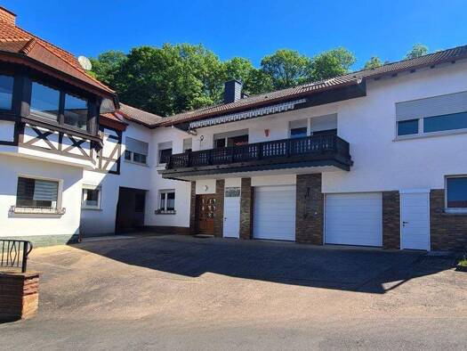 Mehrfamilienhaus zum Kauf 575.000 € 16 Zimmer 354 m² 1.545 m² Grundstück frei ab sofort Großenbach Hünfeld 36088