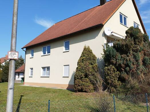 Mehrfamilienhaus zur Miete 1.100 € 4 Zimmer 120 m² 870 m² Grundstück Adlerstraße 14 Petersaurach 91580