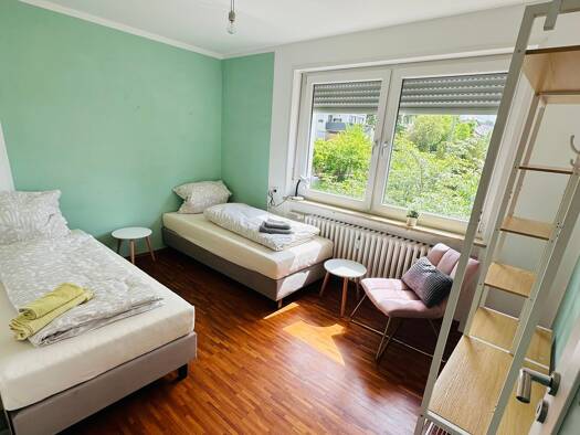Wohnung zur Miete 1.200 € 3 Zimmer 109 m² Geschoss 1/2 frei ab 30.08.2026 Wilhelm-Doles-Straße 9 Eibelstadt 97246