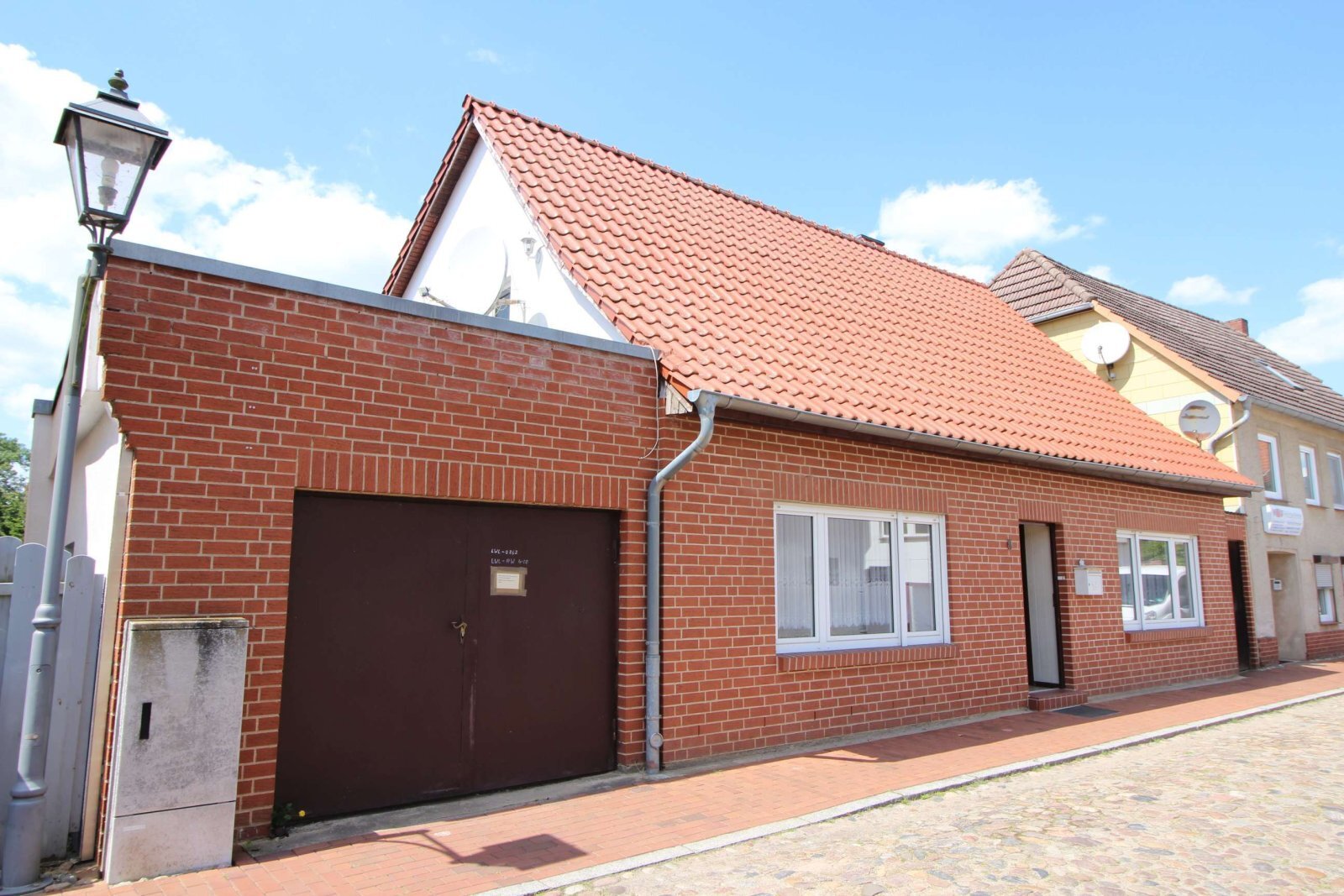 Einfamilienhaus zum Kauf 96.000 € 7 Zimmer 200 m²<br/>Wohnfläche 251 m²<br/>Grundstück Neustadt-Glewe Neustadt-Glewe 19306