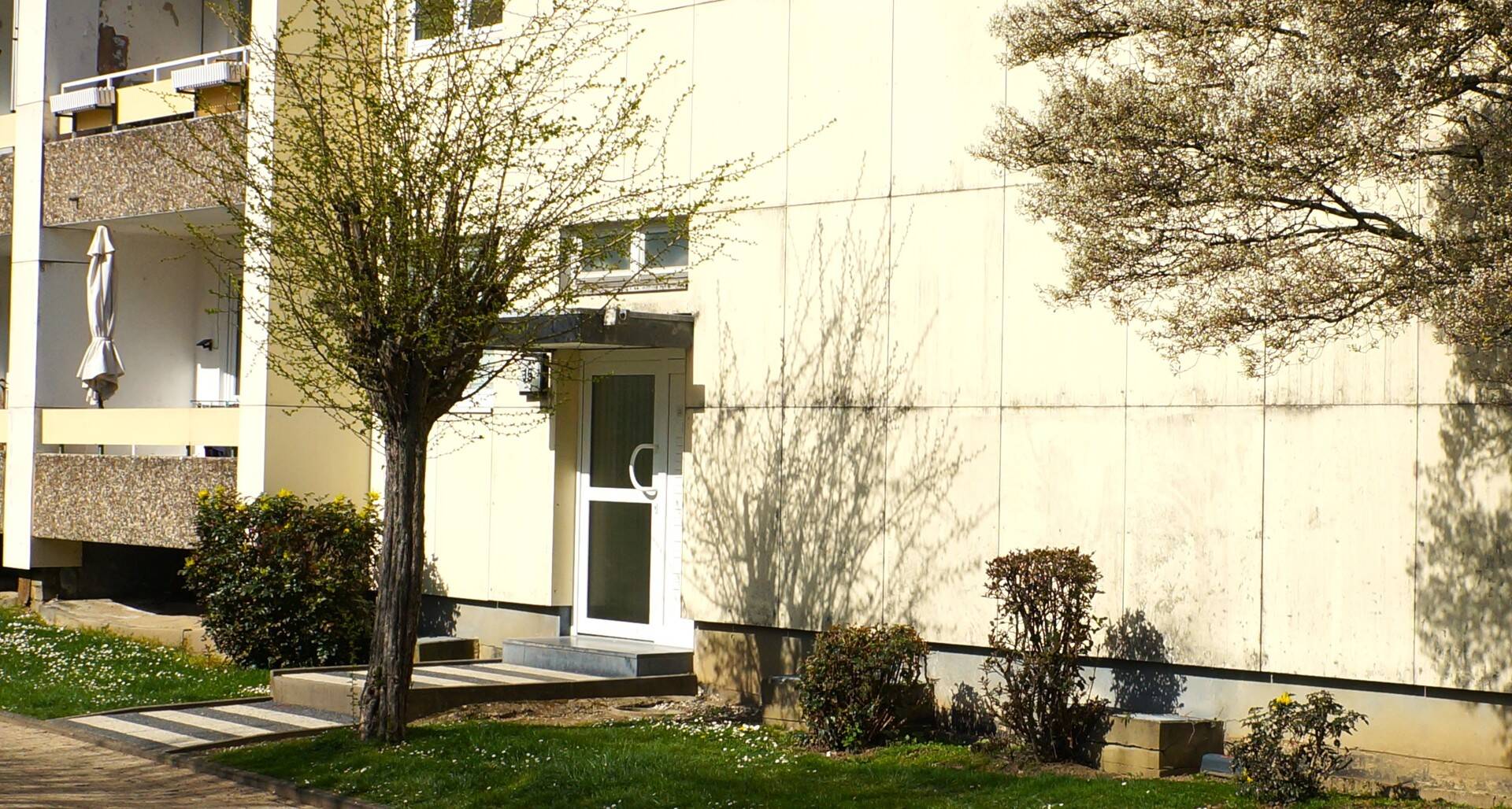 Stolberg - Gut geschnittene Wohnung mit 2 Balkonen in gepflegtem Zustand in zentraler Lage