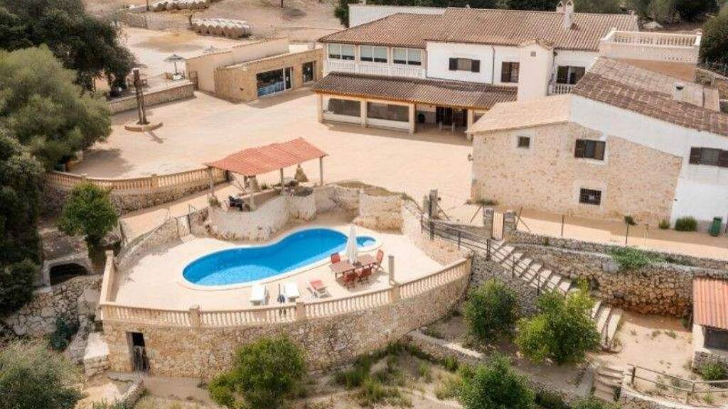 Landhaus zum Kauf 3.800.000 € 9 Zimmer 600 m² 49.000 m² Grundstück Lloret de Vistalegre 07518