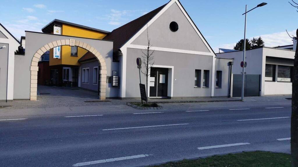 Praxis zur Miete 3 Zimmer 91 m² Bürofläche Moosbrunn 2440