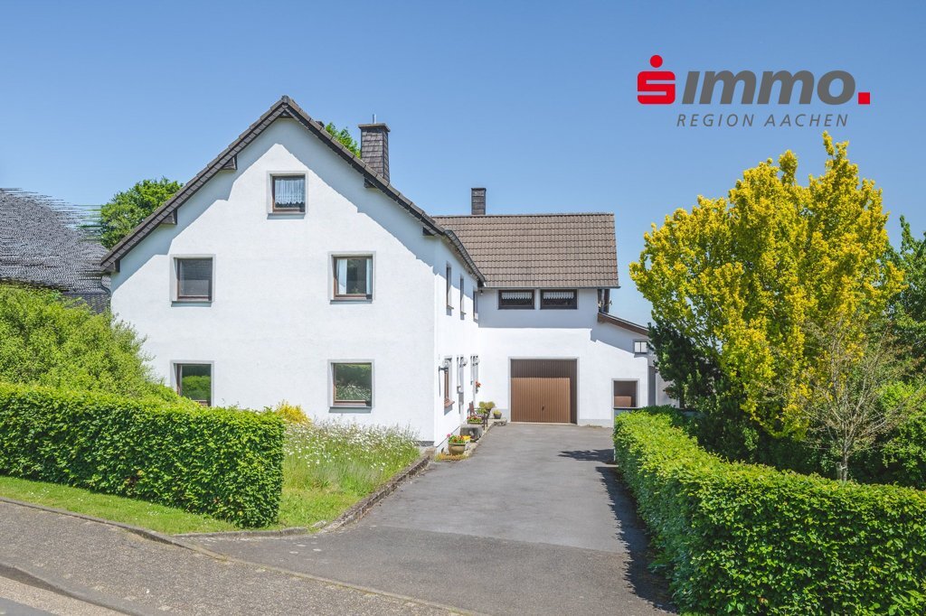 Mehrfamilienhaus zum Kauf 399.000 € 9 Zimmer 206 m²<br/>Wohnfläche 8.077 m²<br/>Grundstück Steckenborn Simmerath 52152